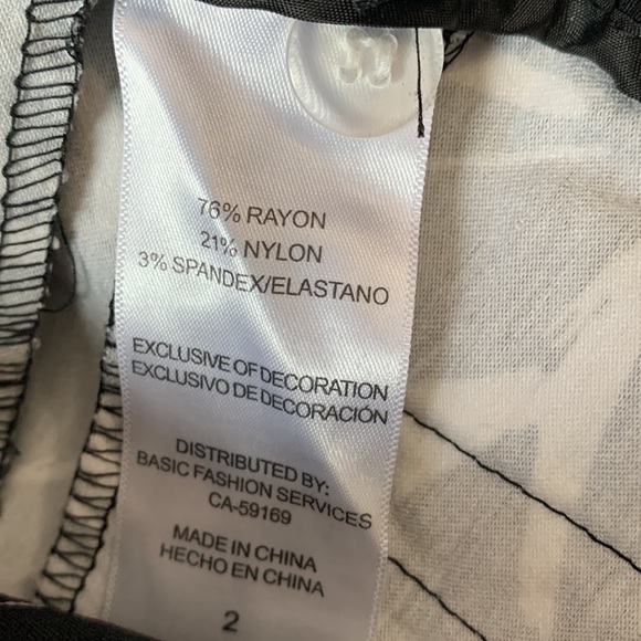 Mario Serrani women's size 2 floral modest shorts shorts - Picture 4 of 4